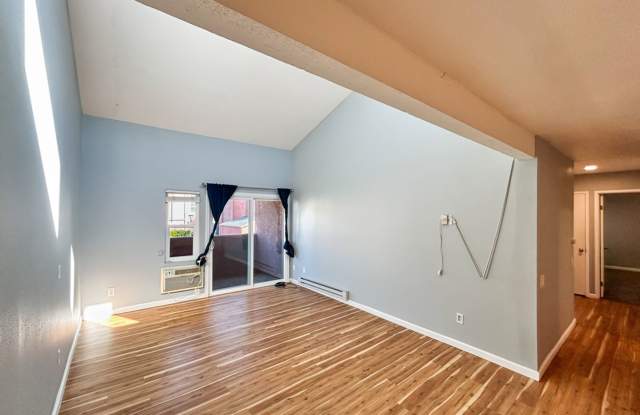 Beautiful 3BD/2BA W/ Reserved Parking and A/C in Allied Gardens! 12 or 18 month fixed rate lease available! photos photos