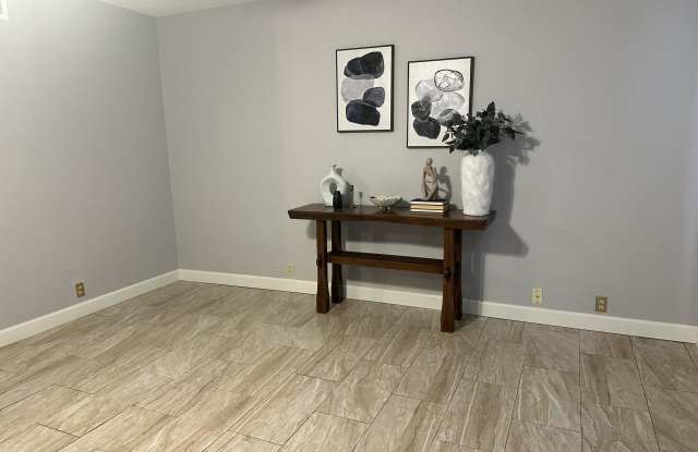 5208 S HAZELTON Lane Gallery 3