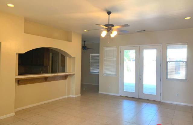 Stunning 4BD/3BA Home in Bakersfield's Desirable 93313 — Fully Loaded, Landscaping Included! Gallery 4