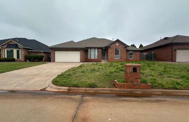 4 Bed, 2.5 Bath Brick home with 2 car garage photos photos