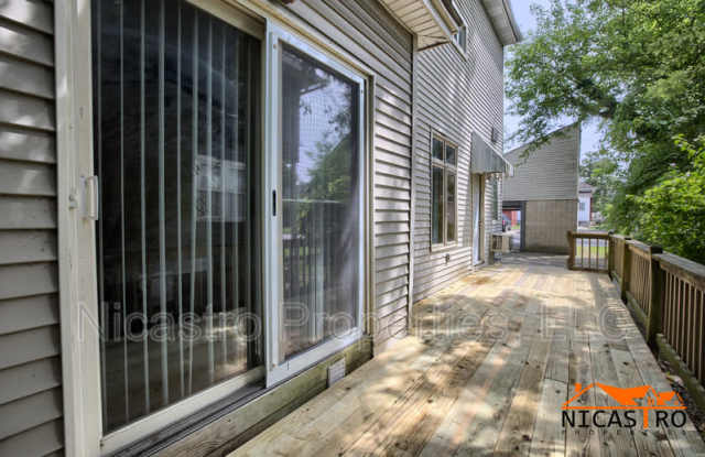 2254 Indianola Avenue Gallery 2