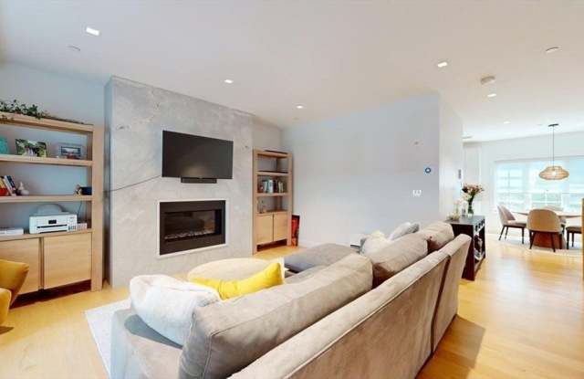 21 Crowninshield Rd photos photos