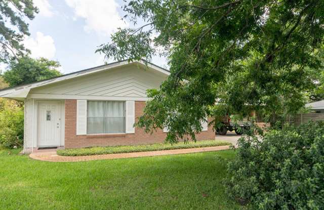 Prime Lafayette Living | 3 Bed, 2 Bath Single-Family Home photos photos