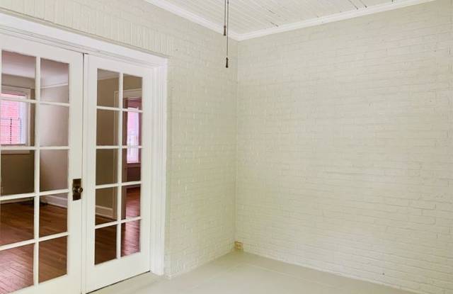 1229 MONROE Drive NE Gallery 2