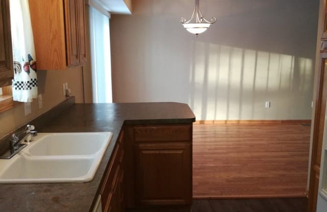 831 Glen Terrace - 831 Glen Road, Newport, MN 55055