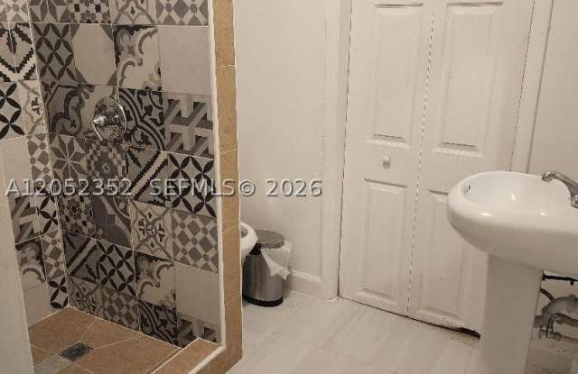 13915 NW 5th Ct Gallery 2