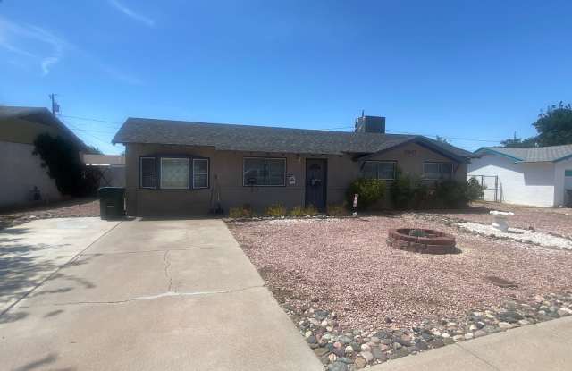 Remodeled 4-Bedroom Home in the Heart of Kingman photos photos