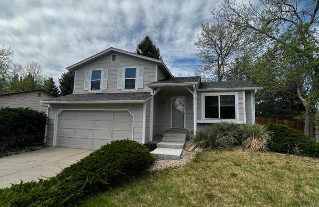 3 bed, 1 bath Tri-level Home in Foxstone Neighborhood photos photos 3 bed, 1 bath Tri-level Home in Foxstone Neighborhood photos photos