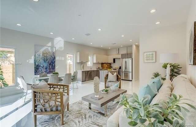 684 NE 43RD Street Gallery 2