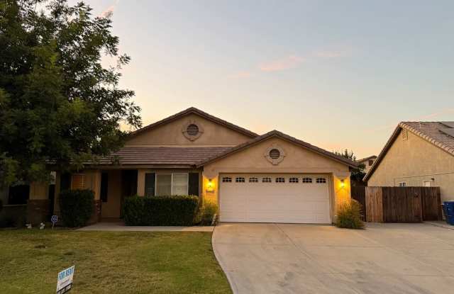 Beautifully Maintained 3-Bedroom Plus Office Home with Solar photos photos