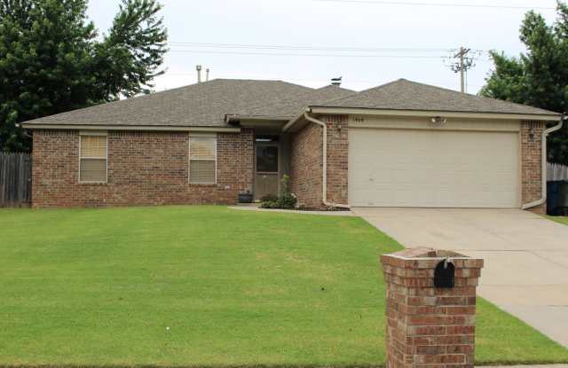 Nice 3 Bed with Office and Sunroom in Edmond photos photos Nice 3 Bed with Office and Sunroom in Edmond photos photos