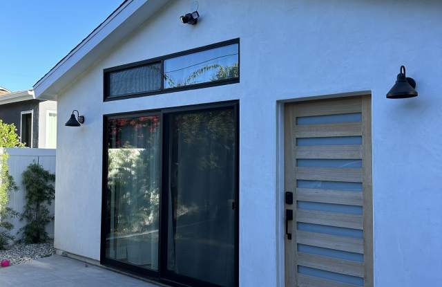 2463 Walgrove Ave photos photos