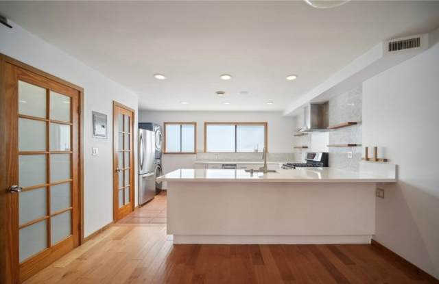 12711 Mitchell Ave photos photos