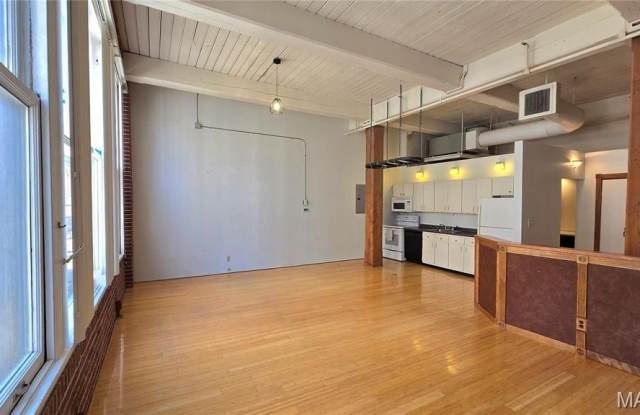 1300 Washington Avenue Gallery 3