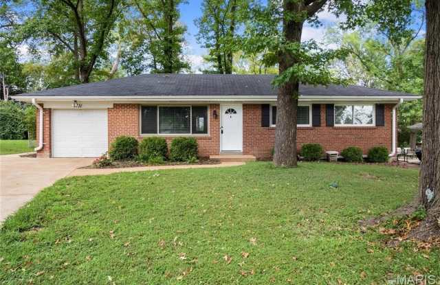 9731 Twincrest Drive - 9731 Twincrest Drive, Crestwood, MO 63126