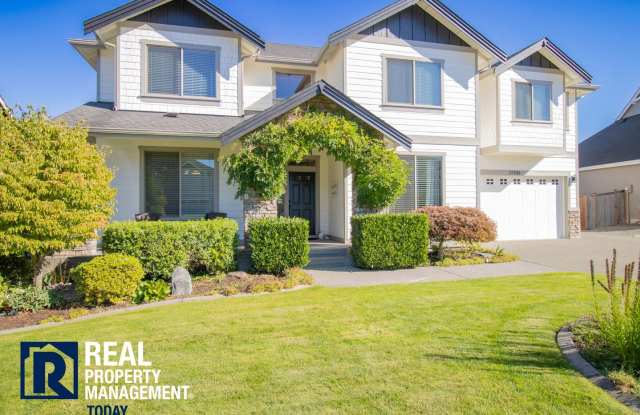 4 Bedroom House in Puyallup! (Virtual Tour Available) - 17103 138th Avenue East, South Hill, WA 98374