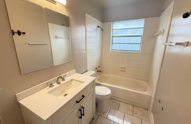 3 Bedroom 1.5 bathroom duplex home photos photos