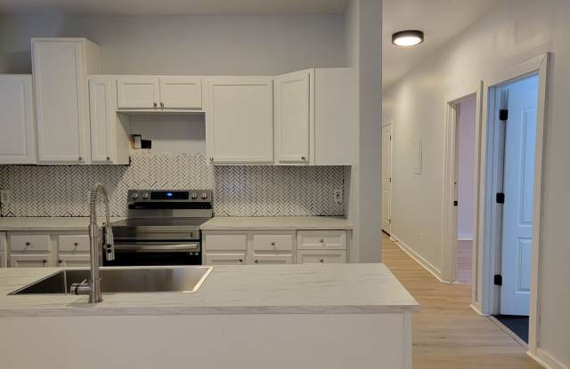 Don't Miss out On this Stunning - Modern Duplex - Vouchers Accepted - 1065 Ada Avenue Northwest, Atlanta, GA 30318