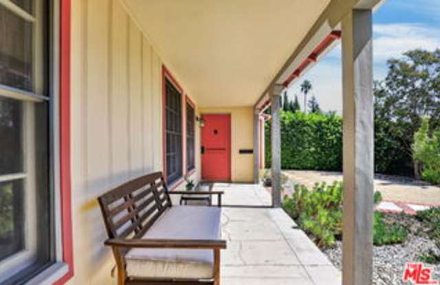 12151 La Maida Street Gallery 2