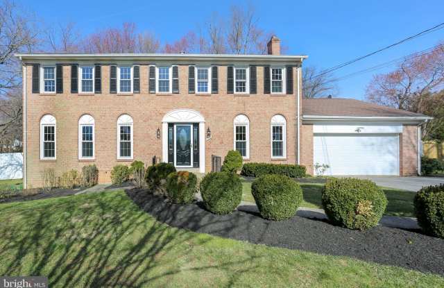 8909 MAXWELL DRIVE - 8909 Maxwell Drive, Potomac, MD 20854