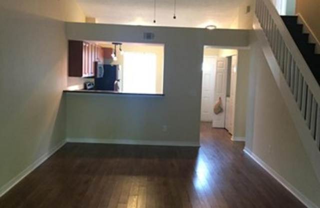 414 Aquatic Drive Gallery 3