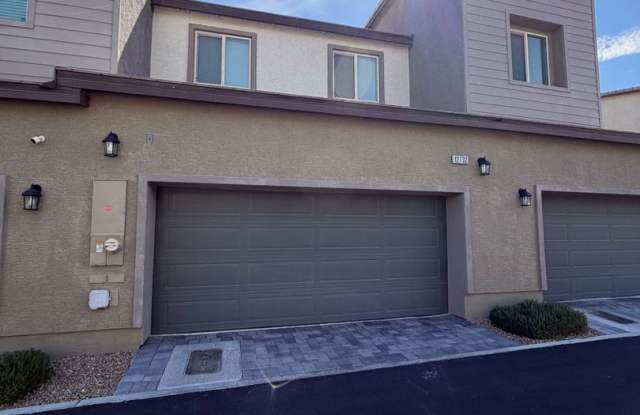 Must See Townhome in Henderson! Gallery 3