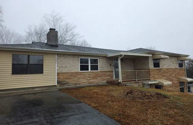 Spacious 5+ Bedroom Home with Private In-Law Suite in Desirable Red Bank for under $2600 photos photos