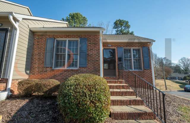 *ONE MONTH FREE* Cozy 1BR, 1BA North Durham Townhome photos photos