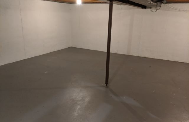 814 Lakeview Dr Gallery 4