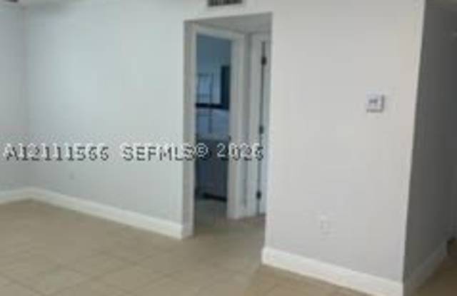 1985 NE 168th St Gallery 4