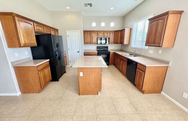 Beautiful 3 Bed + office/2.5 Bath Single Level Home! Gated Community & Close to TSMC Chip Plant Gallery 4