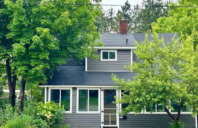 3 Bed 1 Bath Single Family Home in Rhinelander photos photos