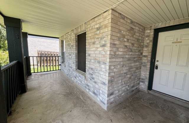 8214 CHESTNUT MANOR DR Gallery 2