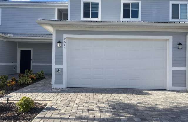 Modern 3-Bed, 2.5-Bath Townhome in Winter Haven – Style, Space  Convenience! - 2614 Tanoak Terrace, Winter Haven, FL 33881
