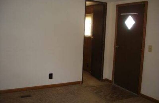3012 Dennis NE Ct Gallery 2