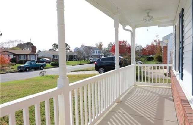 Bayside Gallery 4