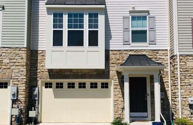 206 Marina View Ct - 206 Marina View Court, Essex, MD 21221