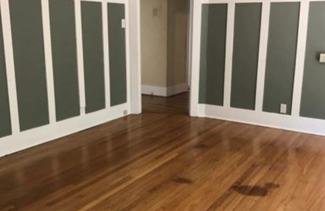 6818 16th Avenue NE Gallery 3