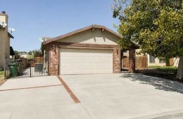 2533 Topaz Lane Gallery 1