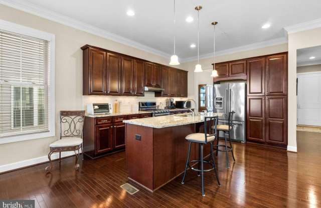 14103 BYRNE PARK Drive Gallery 4