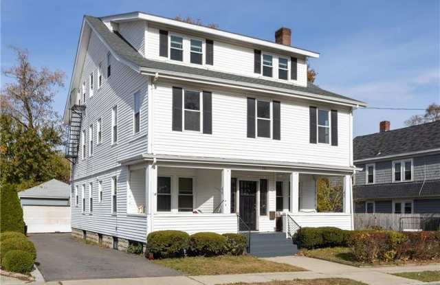 131 Washington Avenue unit: 3 photos photos 131 Washington Avenue unit: 3 photos photos