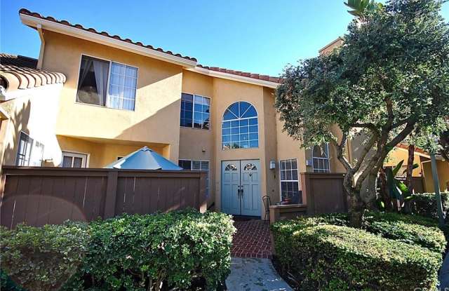 38 Alicante Aisle - 38 Alicante Aisle, Irvine, CA 92614