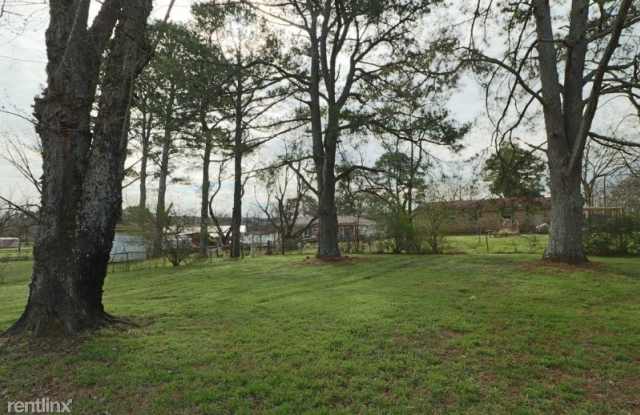 4220 Eastland Dr. Gallery 2
