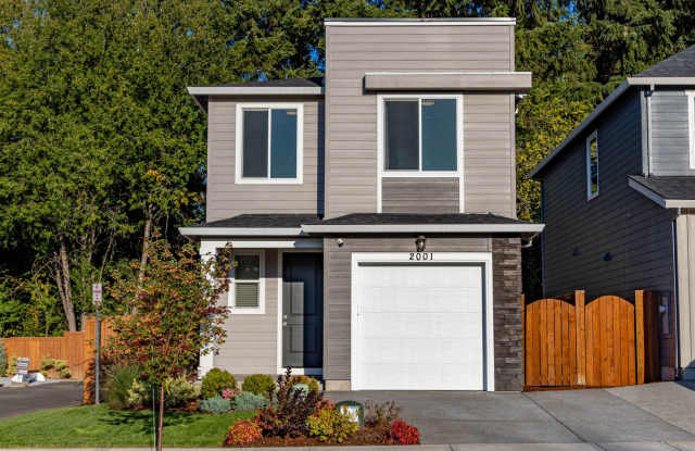 Brand New! - 3 bedr - One block from Battle Ground amenities. Gallery 1