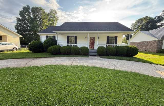 Well Maintained 3 bed 2 bath in Scottsboro AL photos photos
