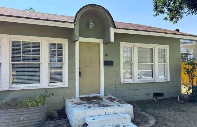 Historic 2 Bed, 1 Bath Home in Floral Heights West! Gallery 3