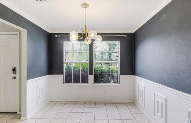 1637 Elm Street Gallery 4