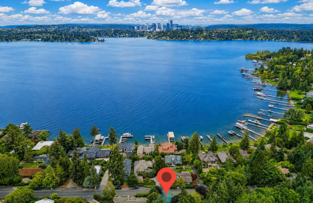 Highly desirable Mercer Island home. Gallery 4