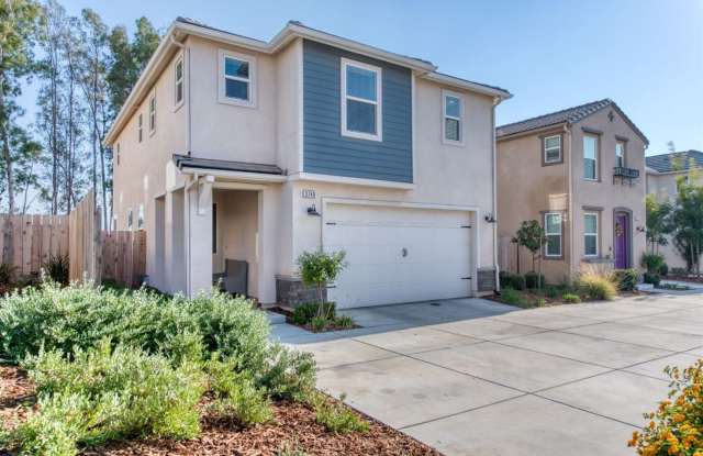 3740 Savant Ln - 3740 Savant Ln, Fresno County, CA 93619