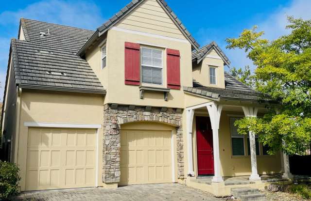 Stunning 3BR/3BA Home in Desirable Gated Community Gallery 1
